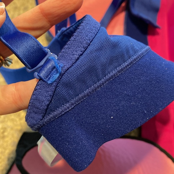 🔥Flash Sale🔥 3 Pink Victoria’s Secret Bras 36D Pink Blue and Black - Picture 16 of 17